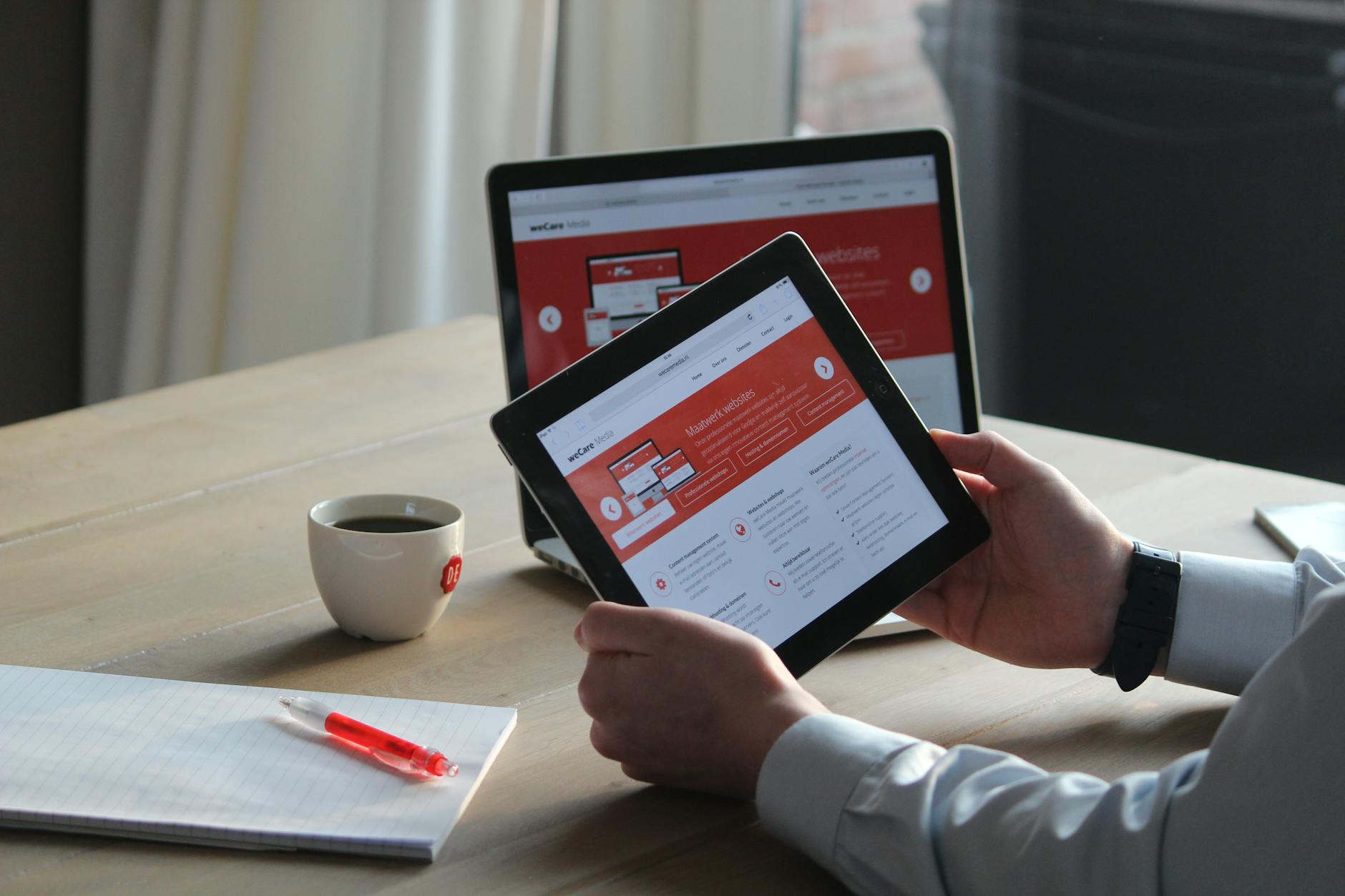 Website speed optimization tools displayed on a laptop screen, highlighting "10 Free Tools Optimize Website Speed SEO.